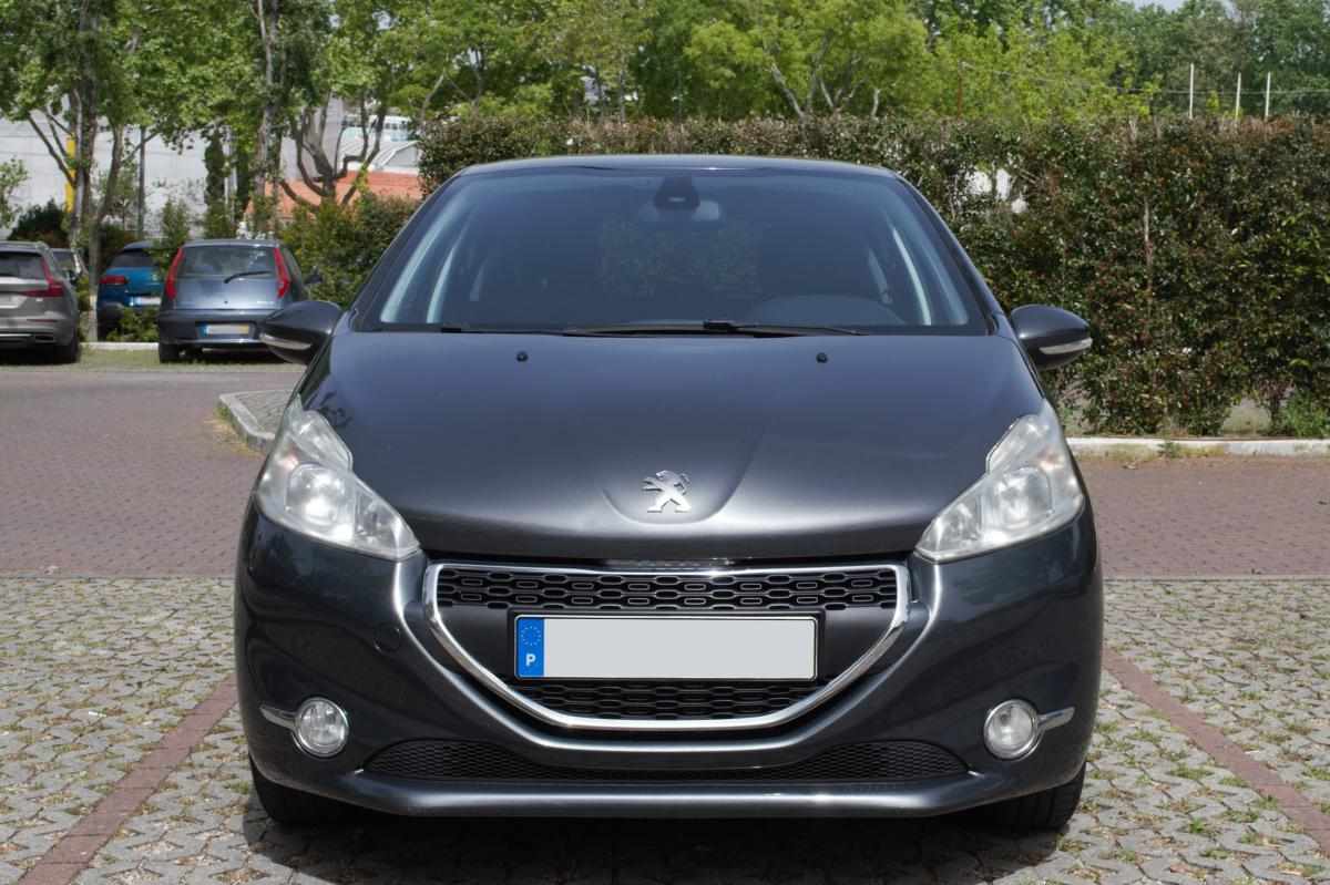 peugeot-208-1-4-hdi-2012-diesel-1398cc