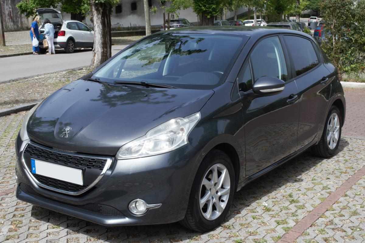 peugeot-208-1-4-hdi-2012-diesel-1398cc