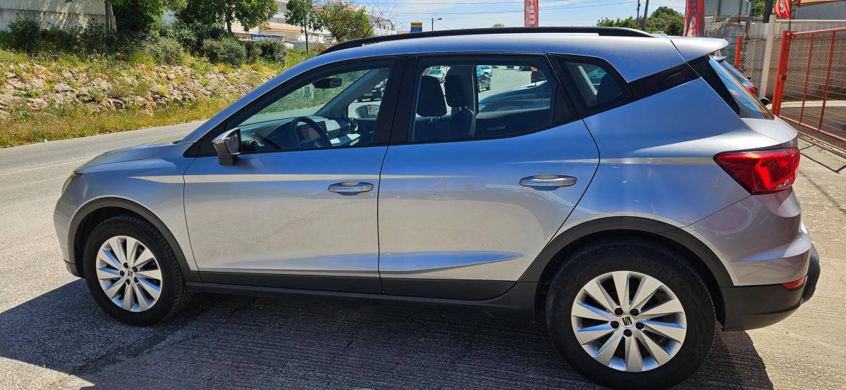 seat-arona-2023-gasolina-999cc