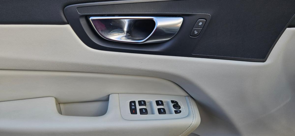 volvo-xc60-2023-hibrido-a-gasolina-1969cc