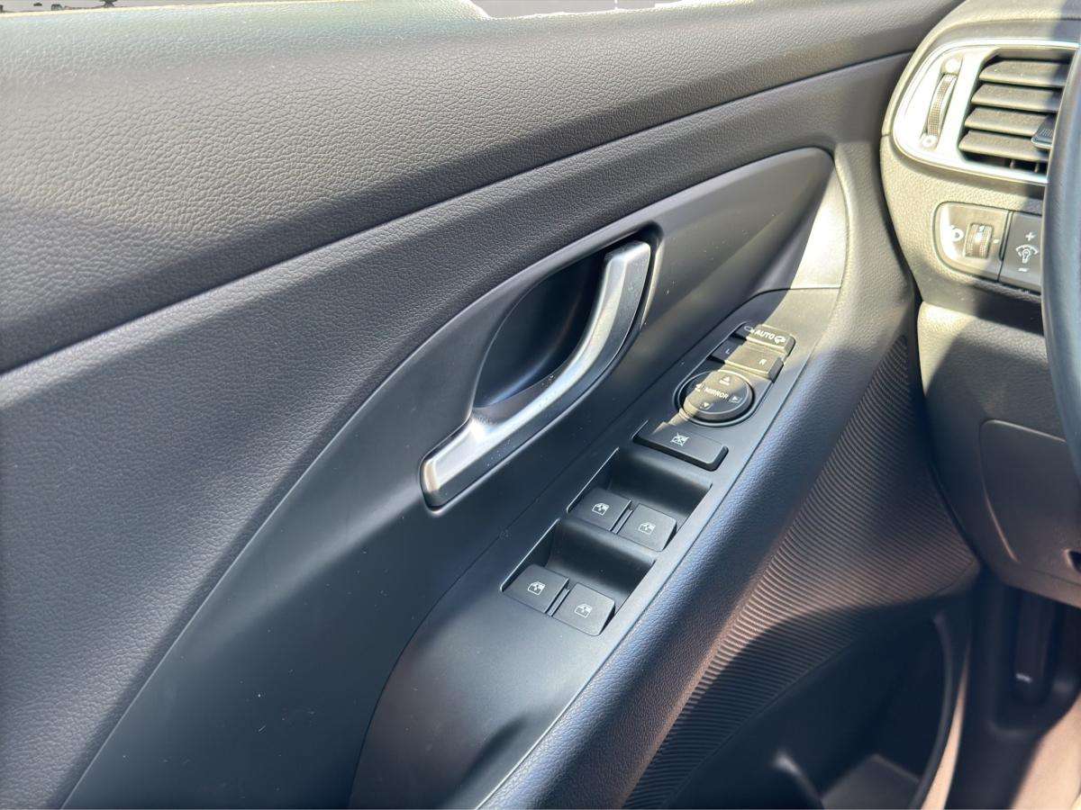 hyundai-i30-sw-2018-diesel-1582cc