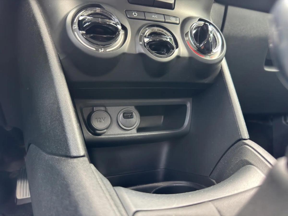 peugeot-208-2018-gasolina-1199cc