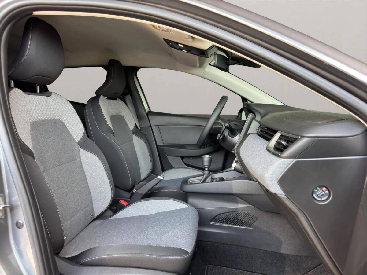 mitsubishi-colt-2024-gasolina-999cc