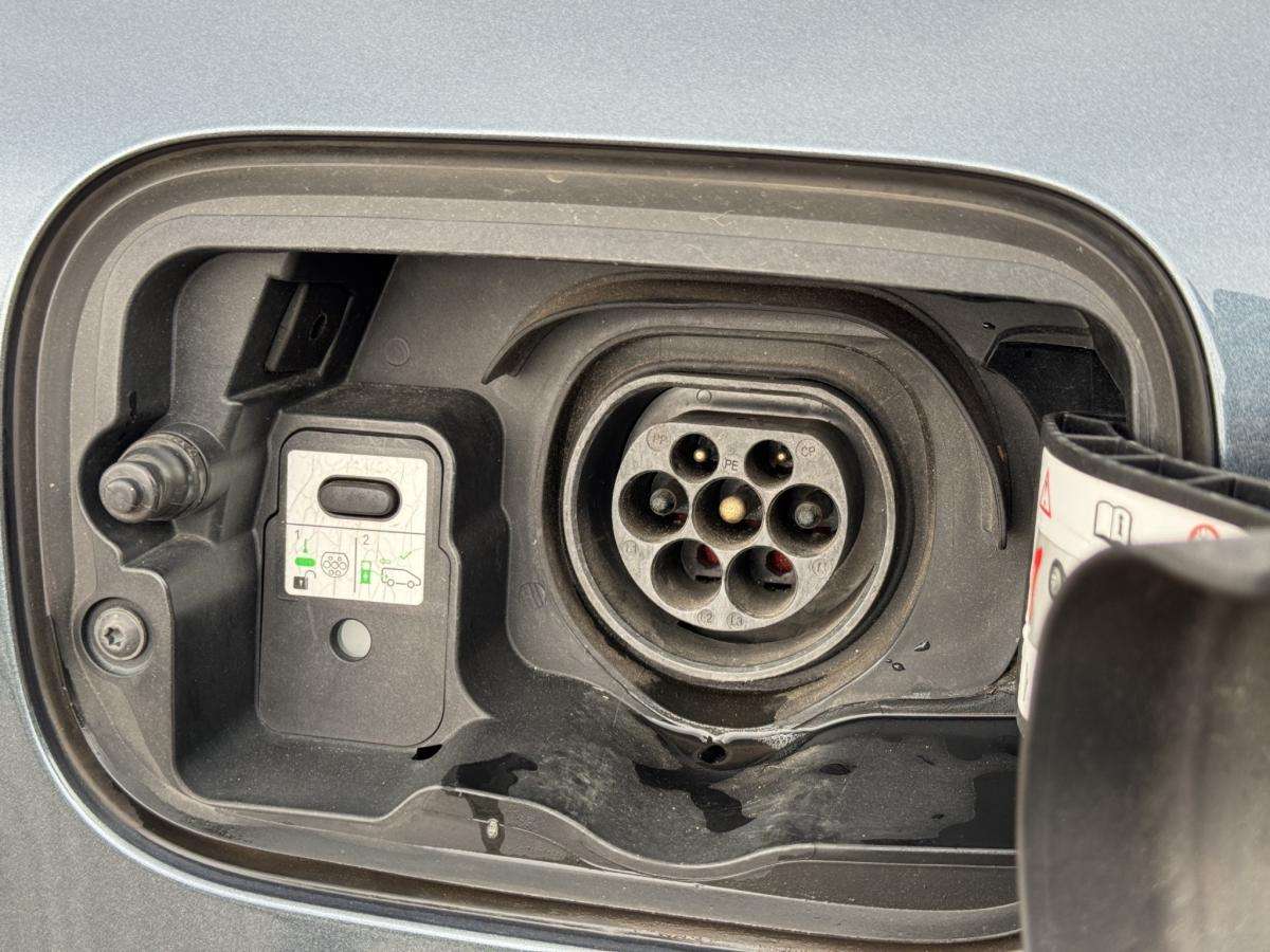 renault-megane-sport-tourer-2021-hibrido-a-gasolina-1598cc