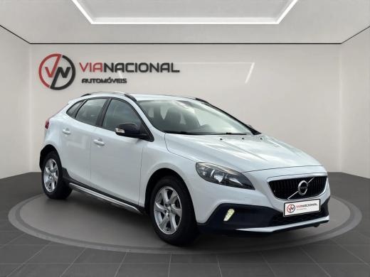 volvo-v40-cross-country-2016-diesel-1969cc