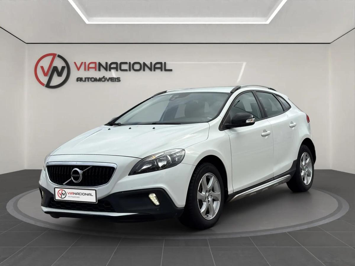 volvo-v40-cross-country-2016-diesel-1969cc