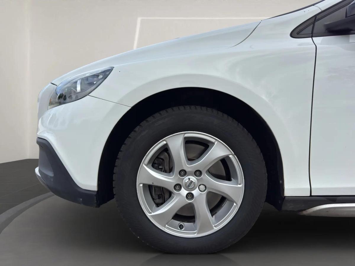 volvo-v40-cross-country-2016-diesel-1969cc