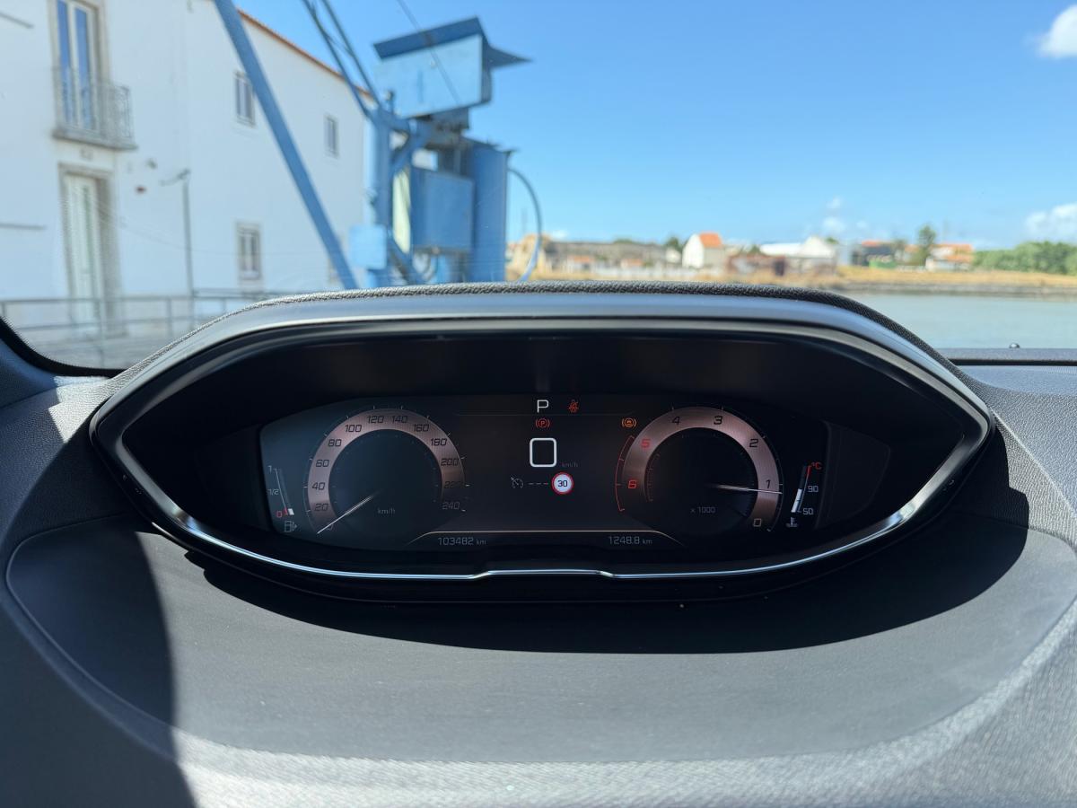 peugeot-3008-2019-diesel-1499cc