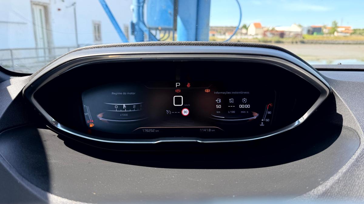 peugeot-3008-2018-diesel-1499cc