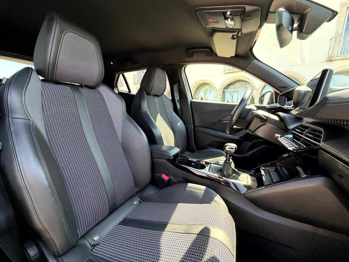 peugeot-2008-2021-diesel-1499cc