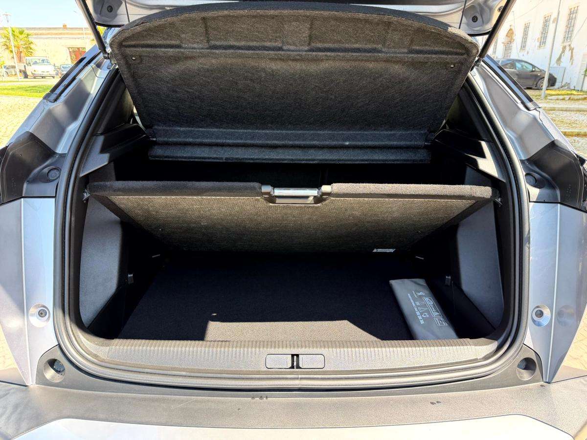 peugeot-2008-2021-diesel-1499cc