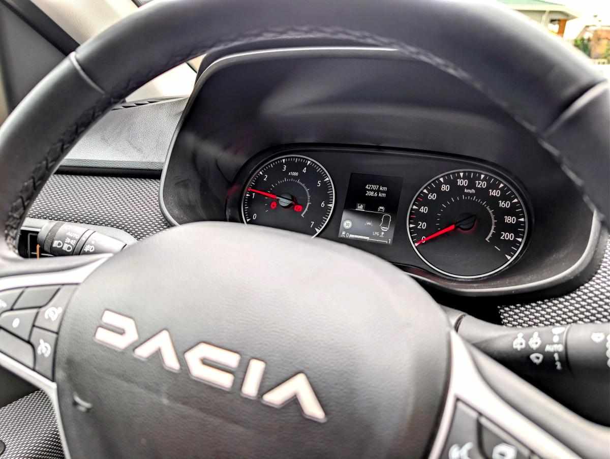 dacia-sandero-1-0-tce-eco-g-2024-gpl-999cc