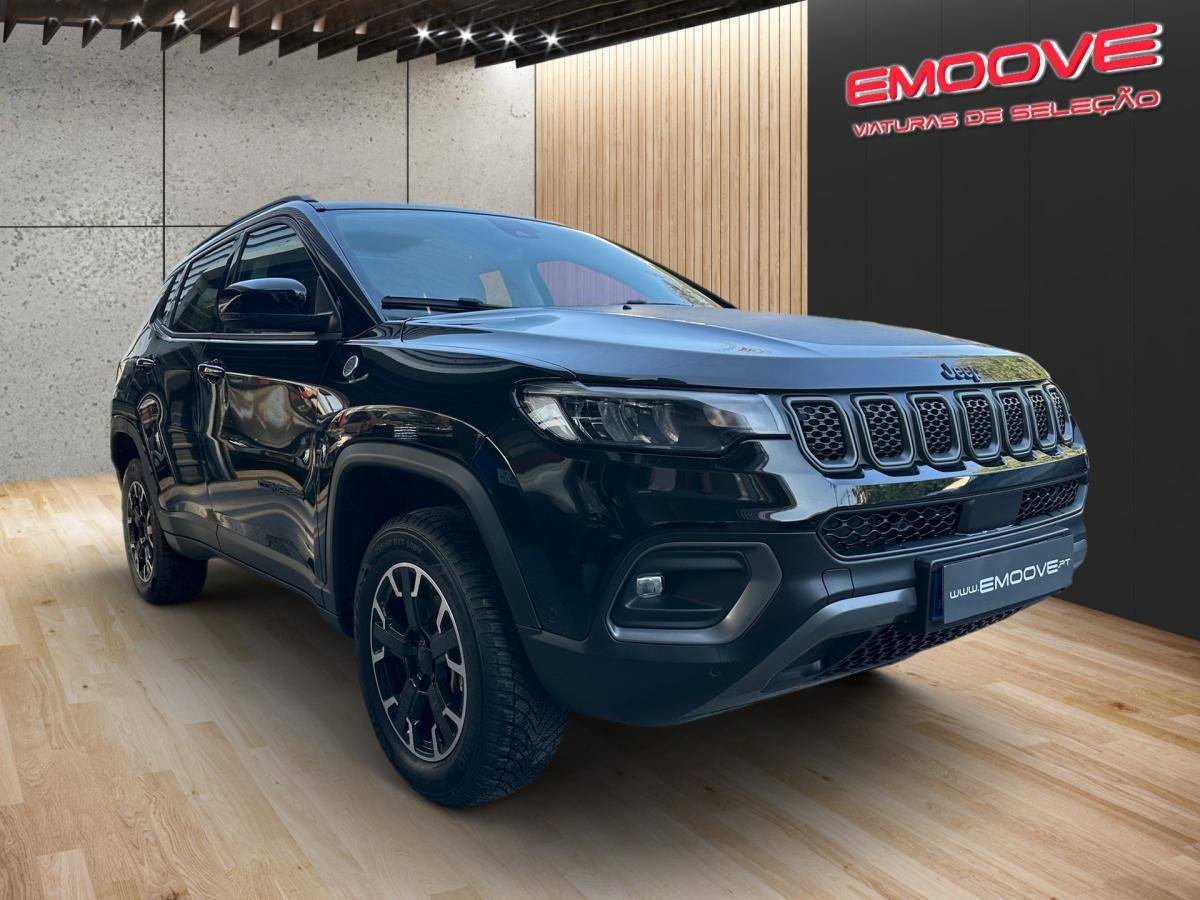 jeep-compass-2023-hibrido-a-gasolina-1332cc