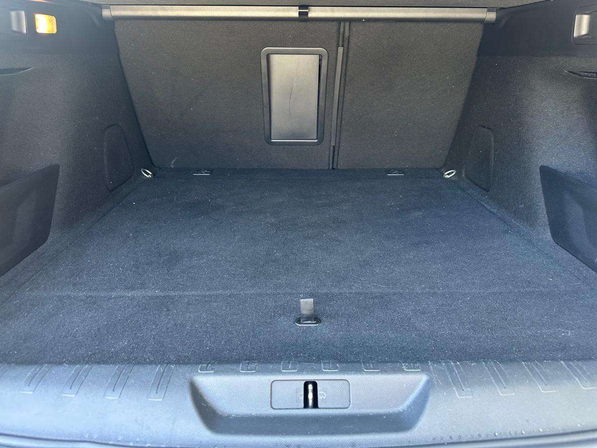 peugeot-308-sw-2019-diesel-1499cc