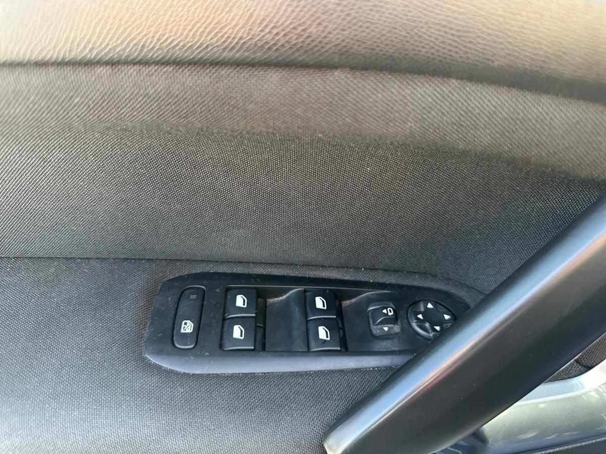 peugeot-308-sw-2019-diesel-1499cc