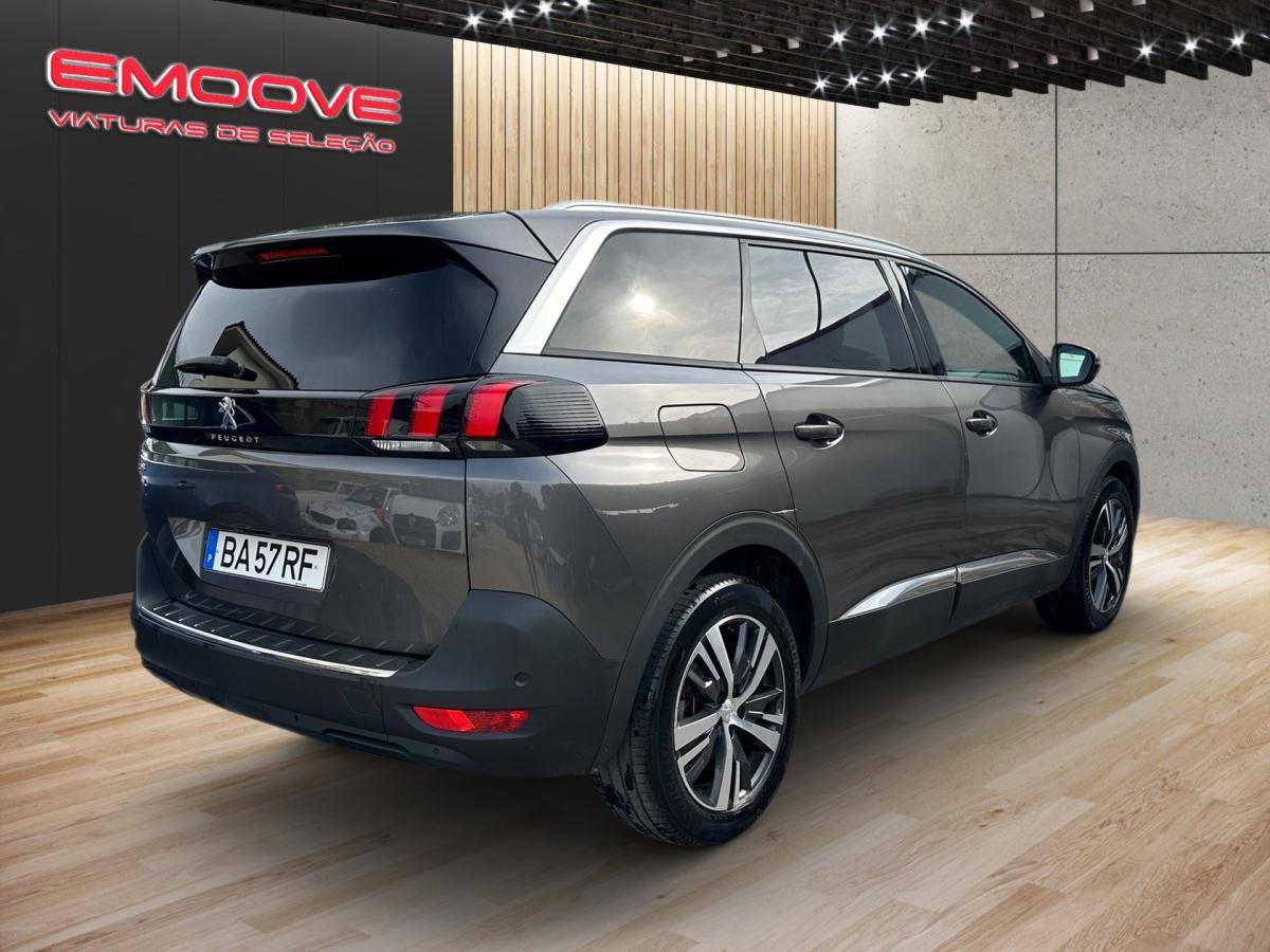 peugeot-5008-2023-gasolina-1199cc
