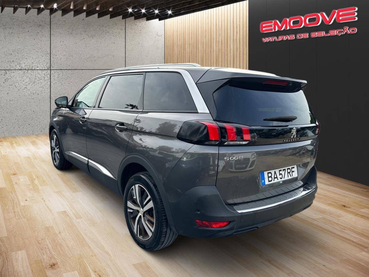 peugeot-5008-2023-gasolina-1199cc