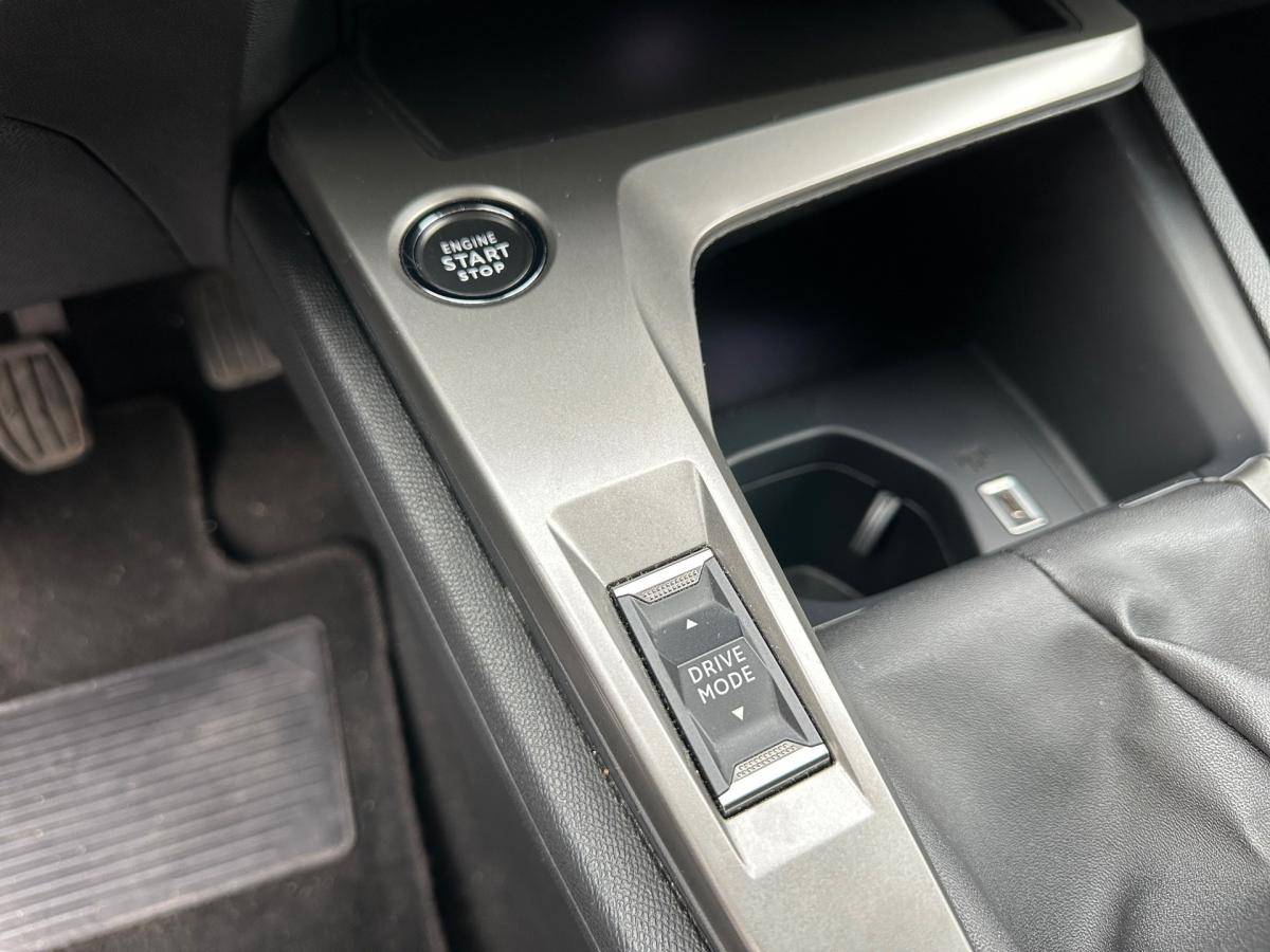 peugeot-308-sw-2023-gasolina-1199cc