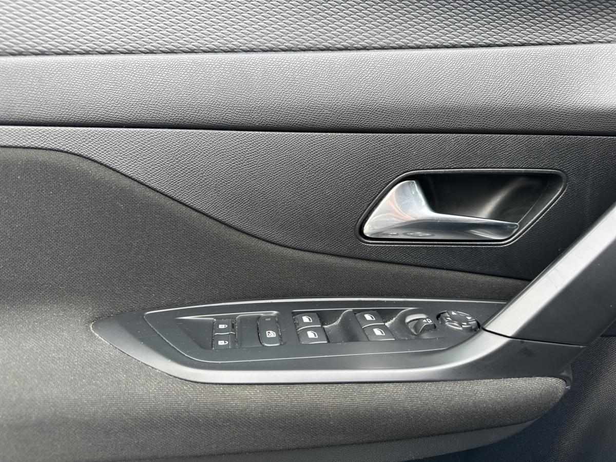 peugeot-308-sw-2023-gasolina-1199cc