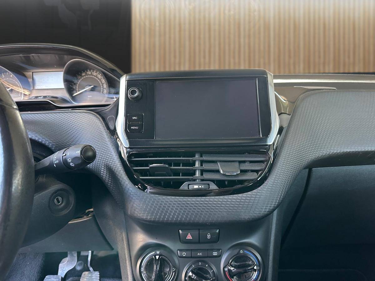 peugeot-208-2018-gasolina-1199cc