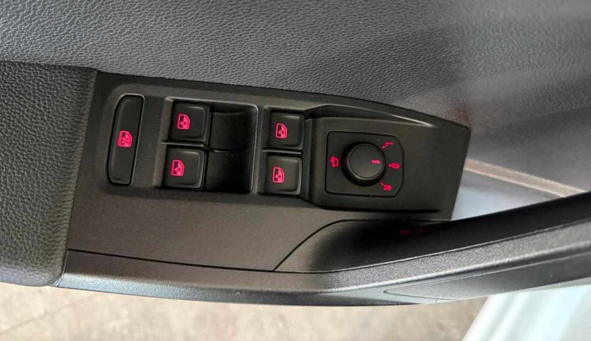 seat-ibiza-1-0-ecotsi-2024-gasolina-999cc