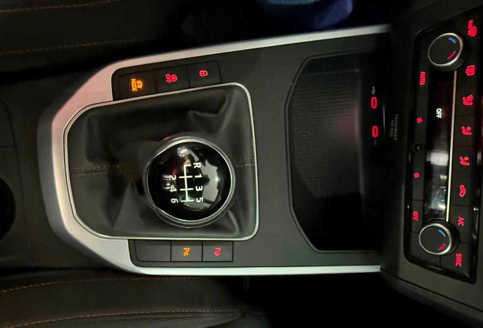 seat-arona-2022-gasolina-999cc