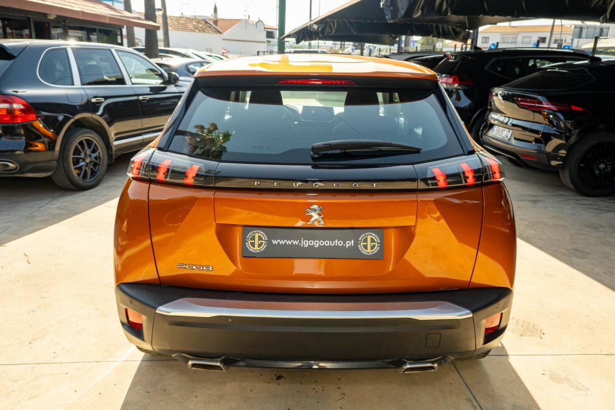peugeot-2008-2021-gasolina-1199cc
