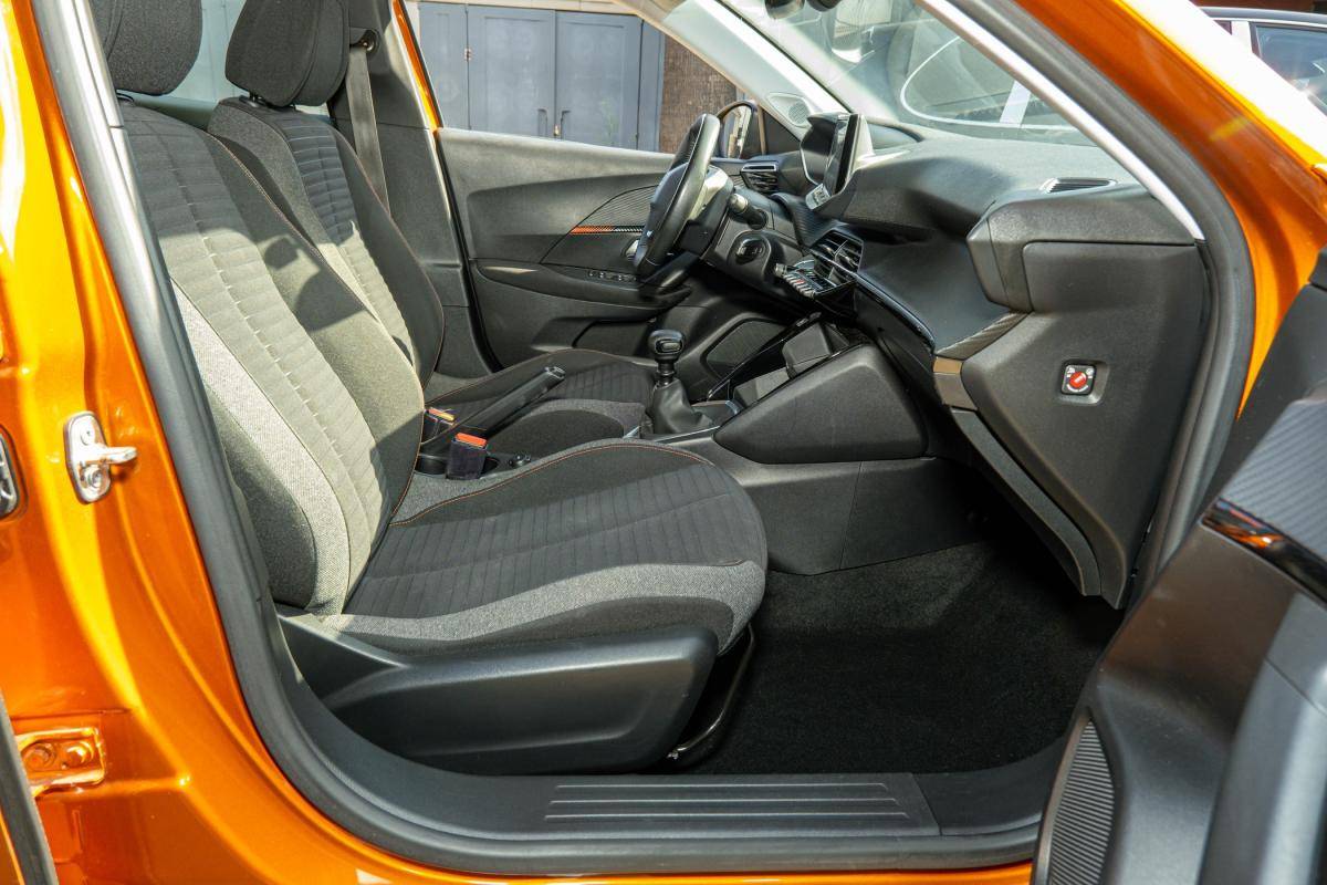 peugeot-2008-2021-gasolina-1199cc