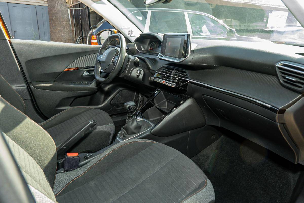 peugeot-2008-2021-gasolina-1199cc