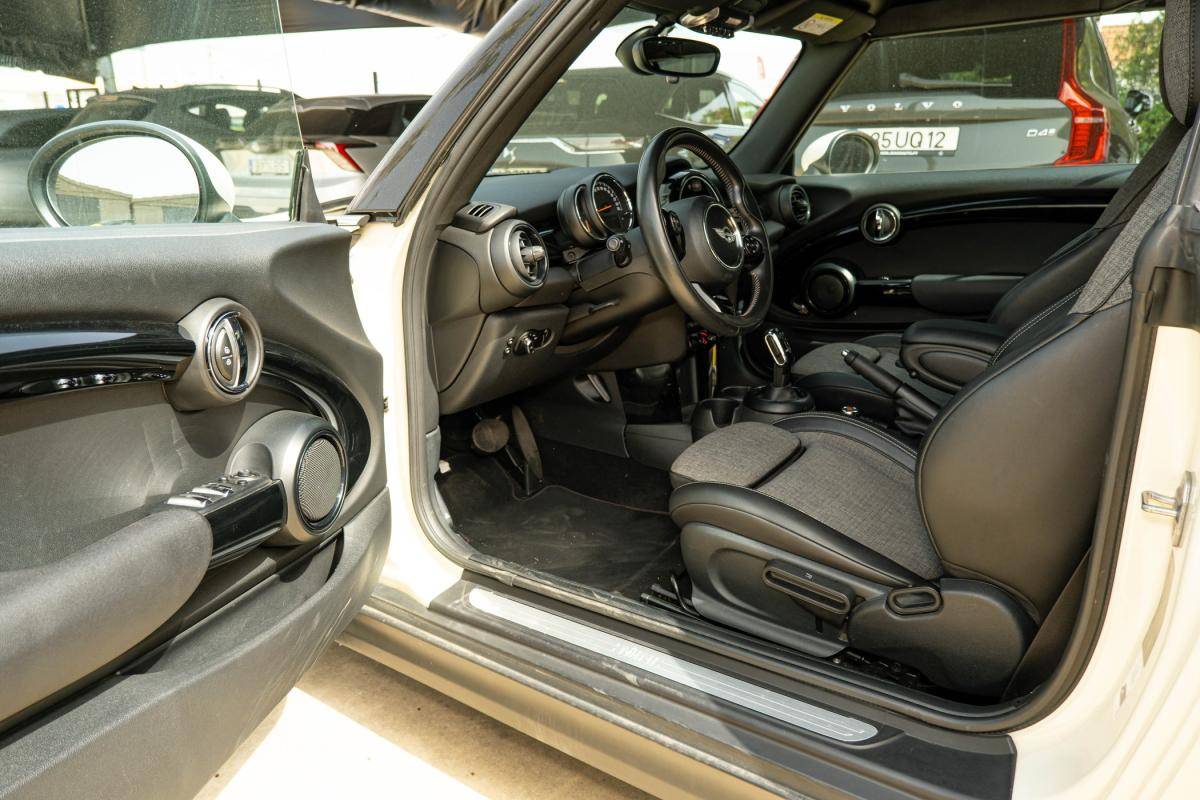 mini-cabrio-2018-diesel-1496cc
