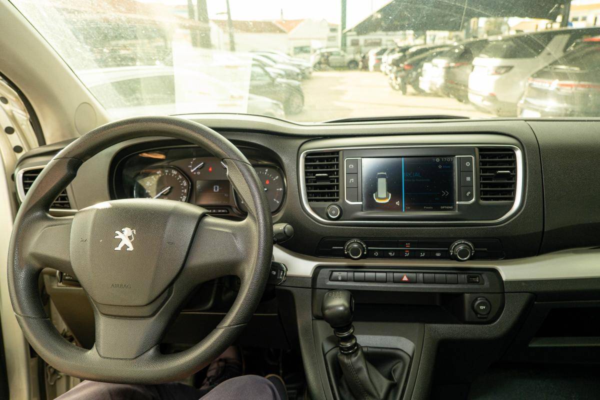 peugeot-traveller-2019-diesel-1499cc