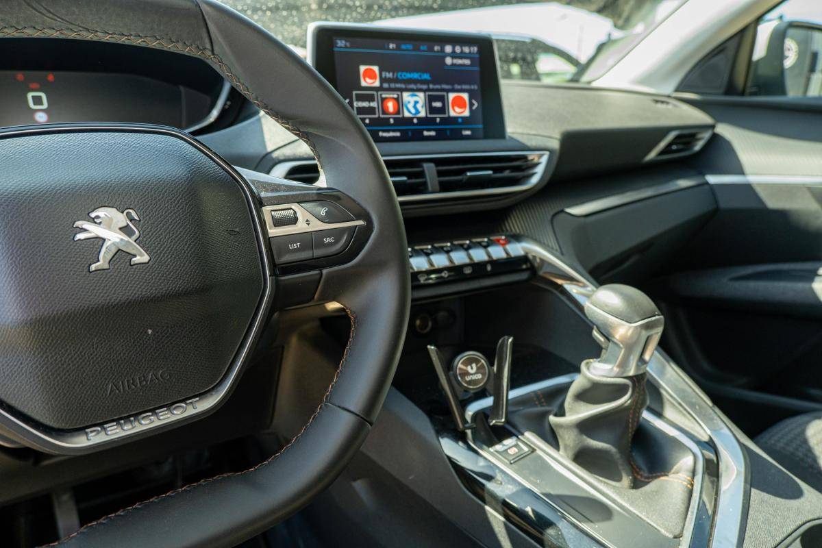 peugeot-5008-2017-diesel-1560cc