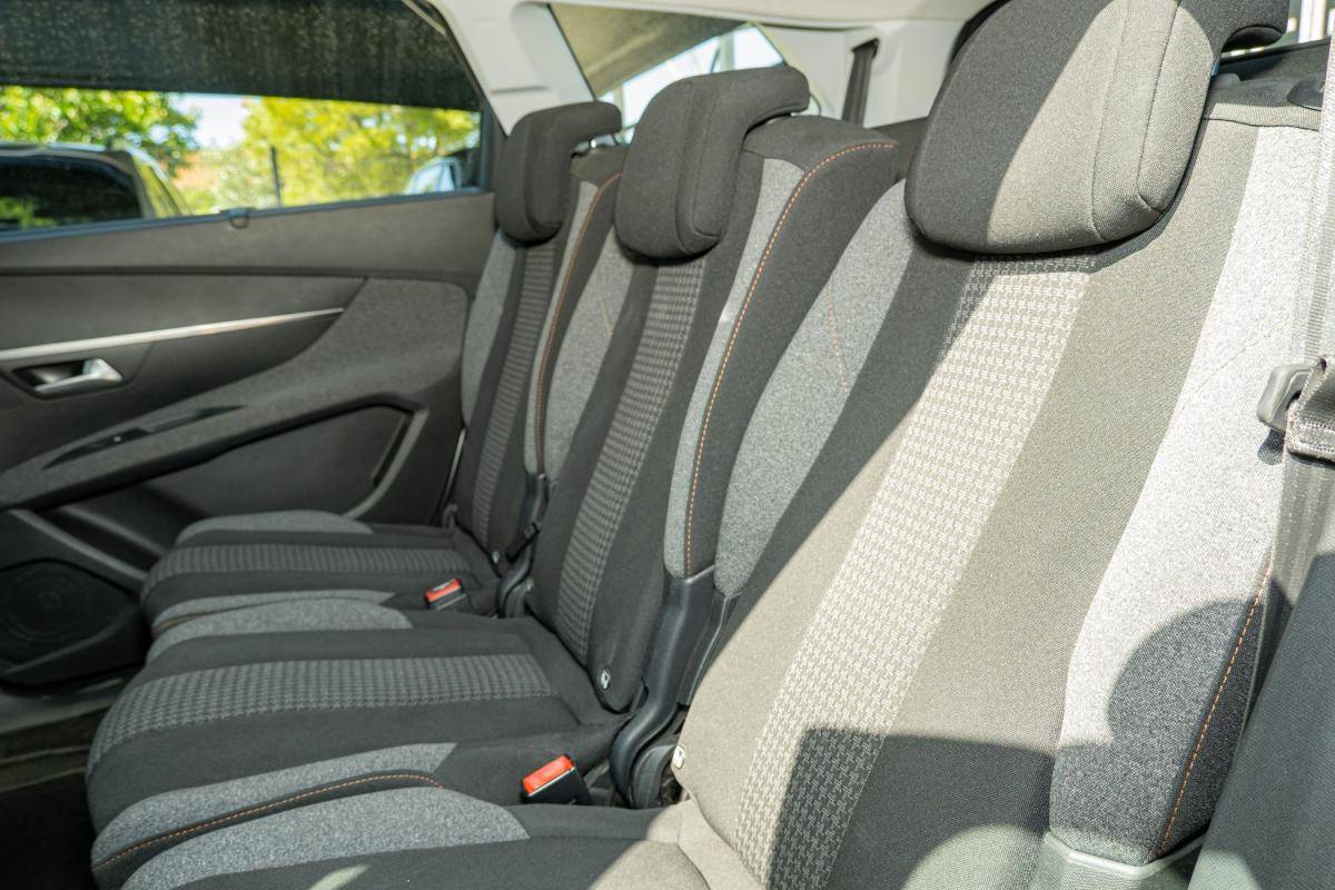 peugeot-5008-2017-diesel-1560cc