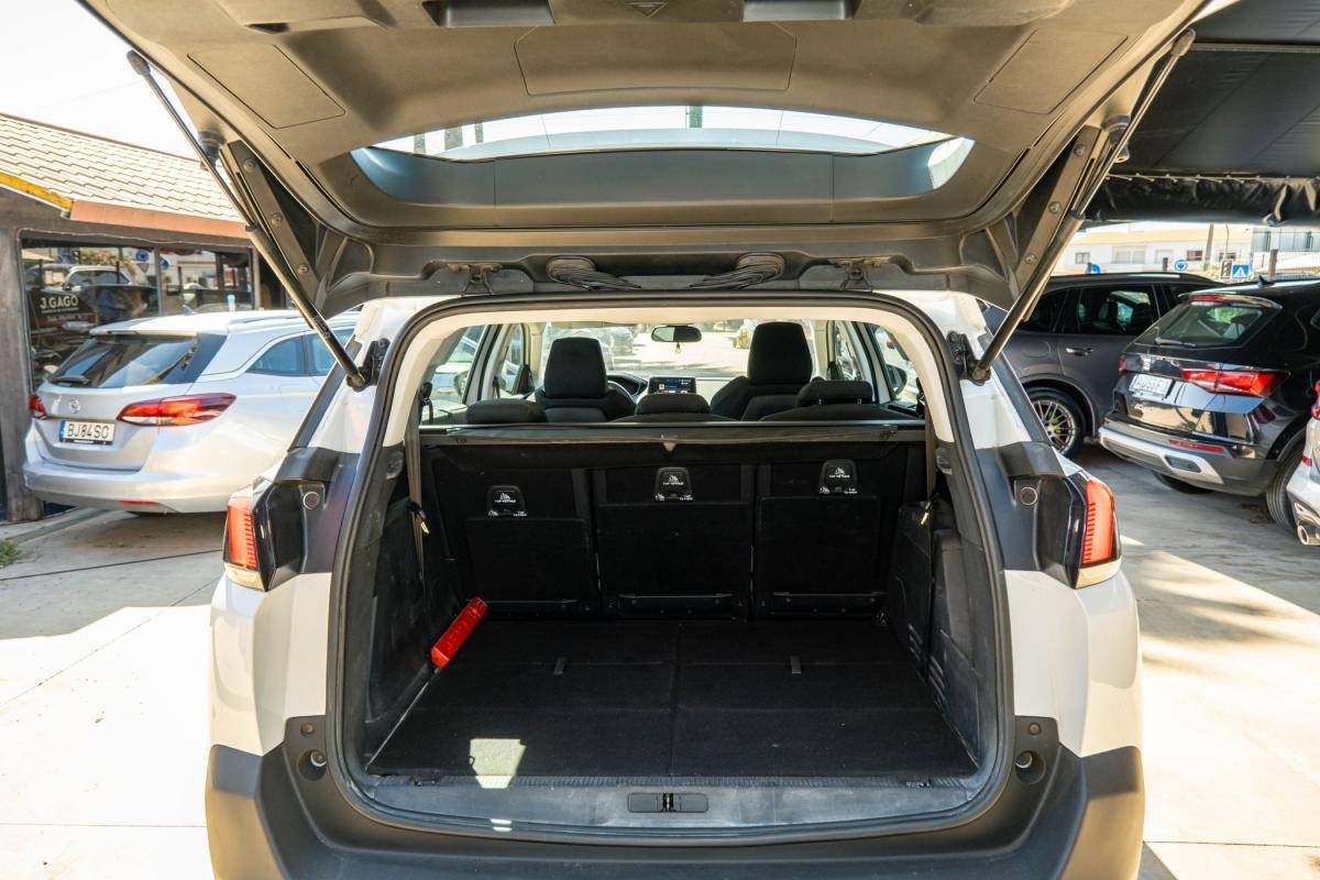 peugeot-5008-2017-diesel-1560cc