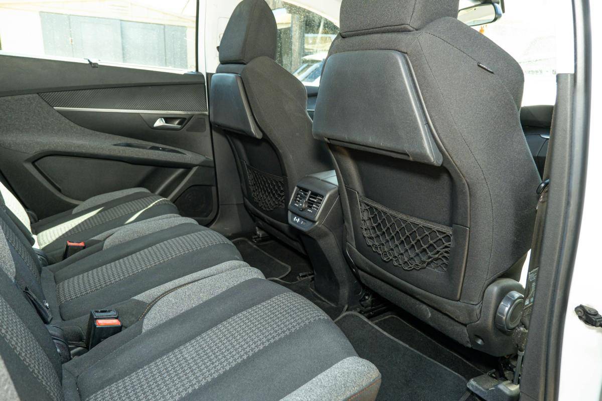 peugeot-5008-2017-diesel-1560cc