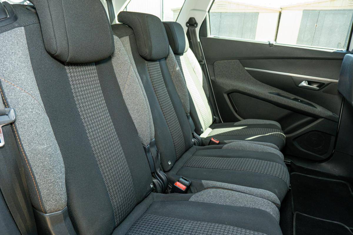 peugeot-5008-2017-diesel-1560cc