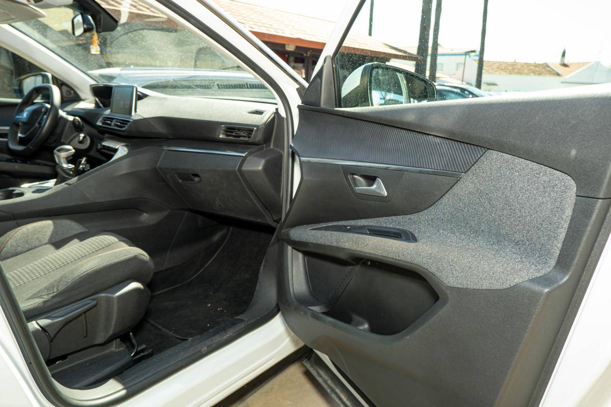 peugeot-5008-2017-diesel-1560cc
