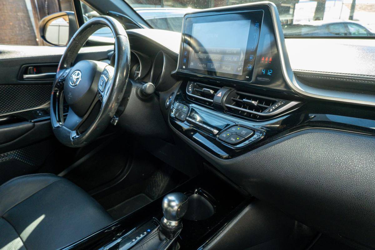 toyota-c-hr-2018-hibrido-a-gasolina-1798cc