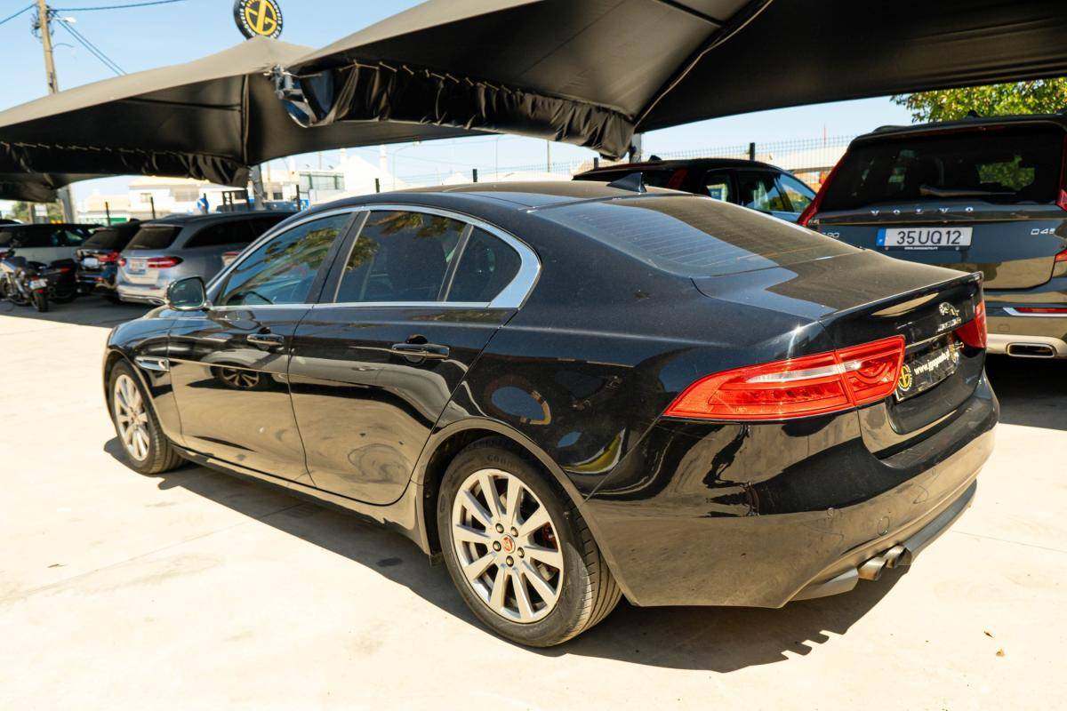 jaguar-xe-2015-diesel-1999cc
