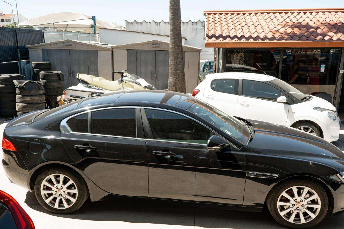 jaguar-xe-2015-diesel-1999cc