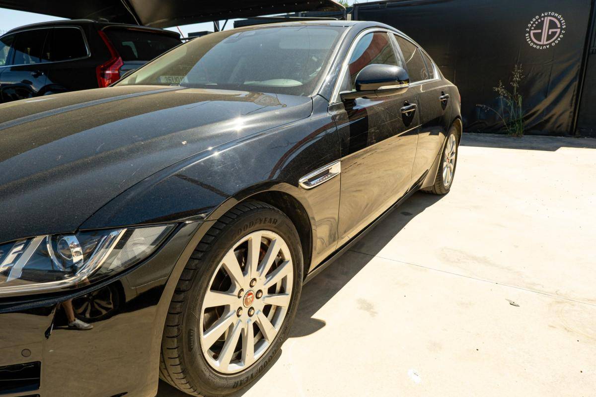jaguar-xe-2015-diesel-1999cc