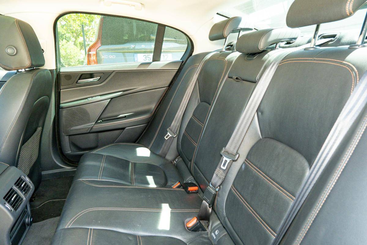 jaguar-xe-2015-diesel-1999cc