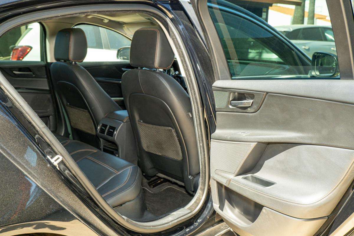 jaguar-xe-2015-diesel-1999cc