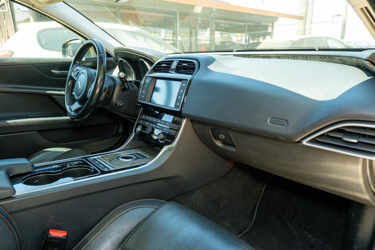 jaguar-xe-2015-diesel-1999cc