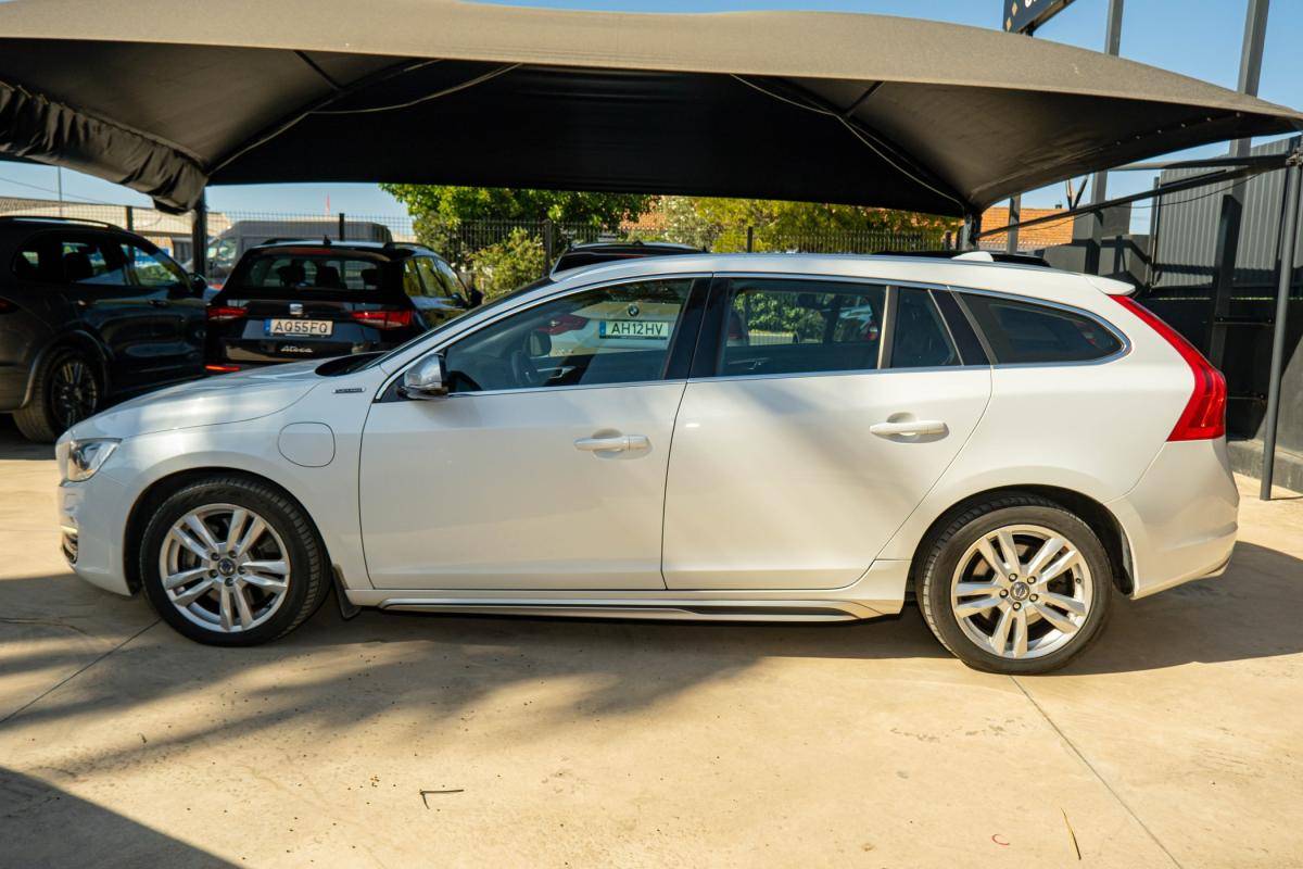 volvo-v60-2013-hibrido-a-diesel-2400cc