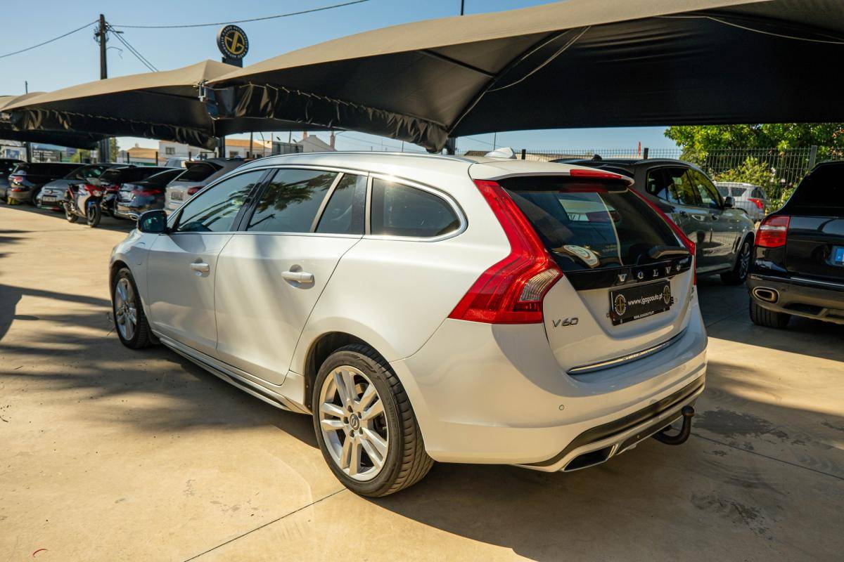volvo-v60-2013-hibrido-a-diesel-2400cc