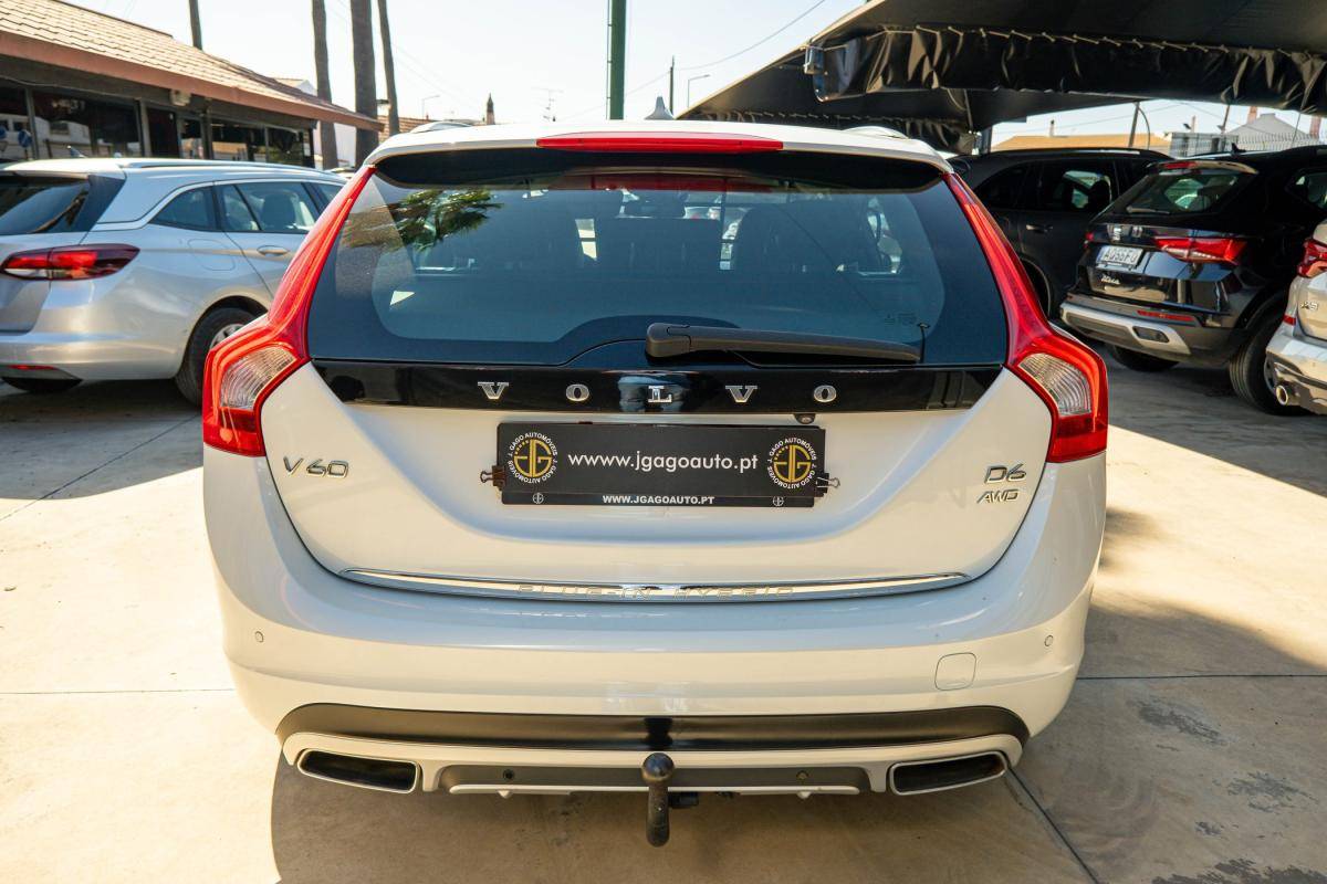 volvo-v60-2013-hibrido-a-diesel-2400cc