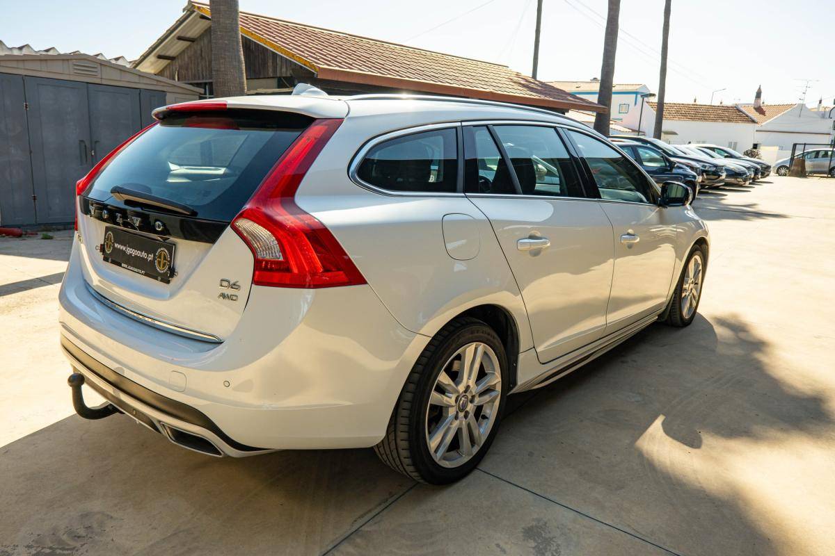 volvo-v60-2013-hibrido-a-diesel-2400cc
