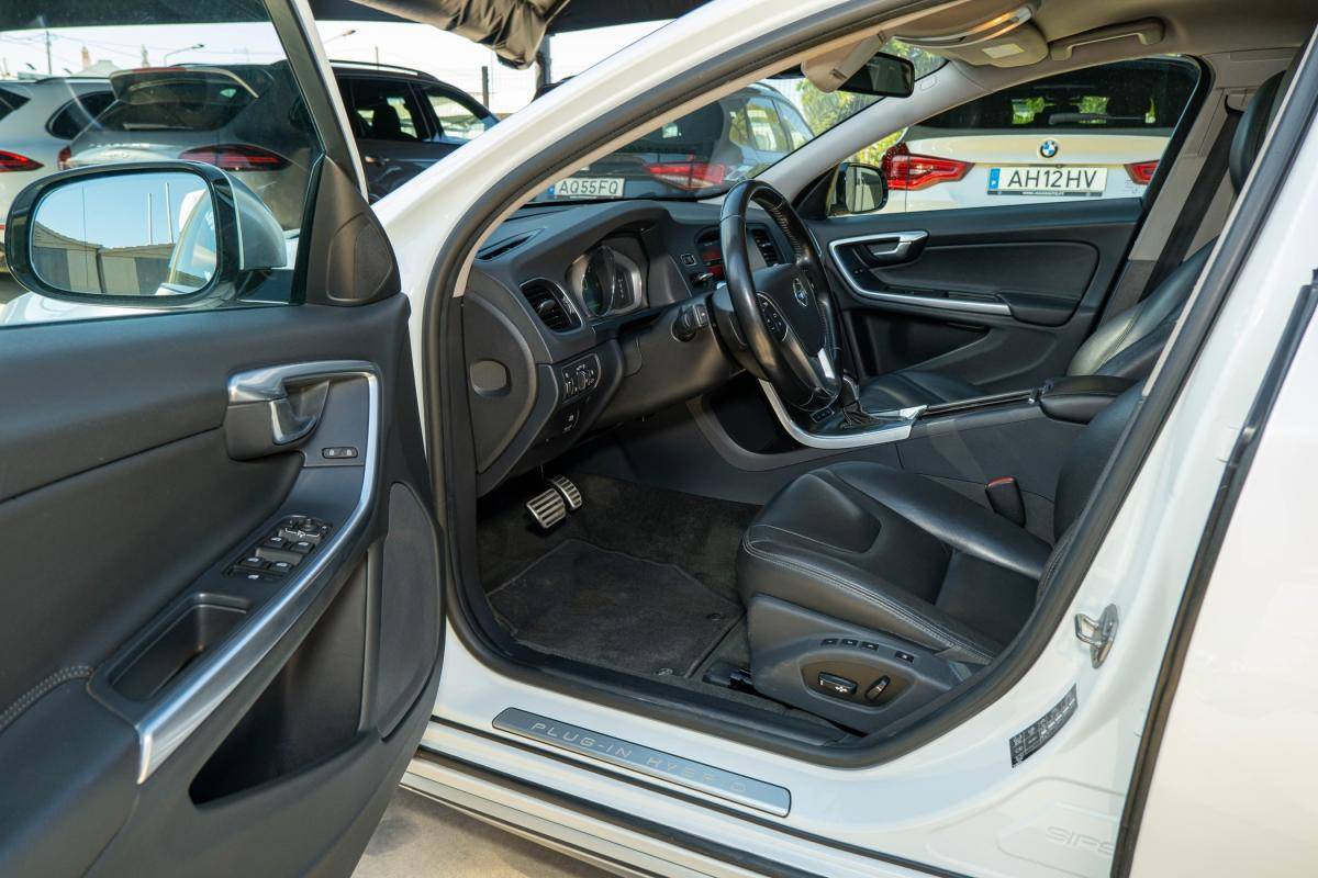 volvo-v60-2013-hibrido-a-diesel-2400cc