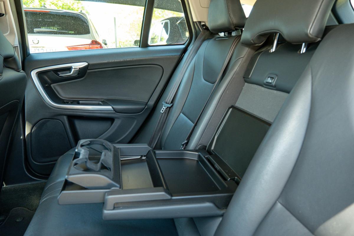 volvo-v60-2013-hibrido-a-diesel-2400cc